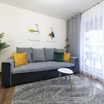 Apartment Blue Mare Sunny Bliss Polanki Klonowa, 350m Beach, Pool, Sauna, Gym