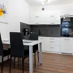 Apartment Blue Mare Sunny Bliss Polanki Klonowa, 350m Beach, Pool, Sauna, Gym