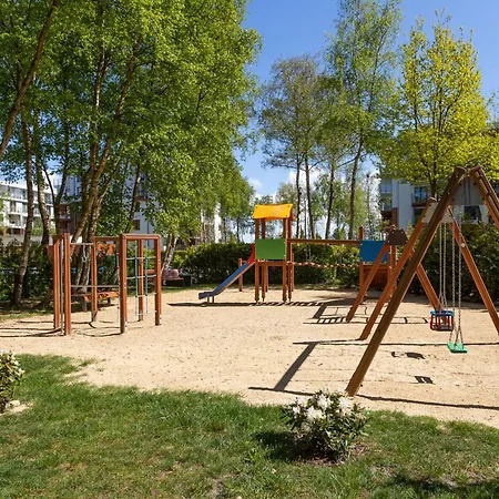 شقة Sunny Bliss Polanki Klonowa, 350m Beach, Pool, Sauna, Gym كولوبرزيغ