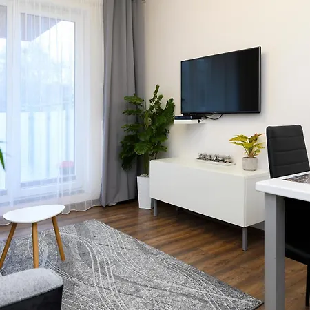Sunny Bliss Polanki Klonowa, 350m Beach, Pool, Sauna, Gym Kolobrzeg