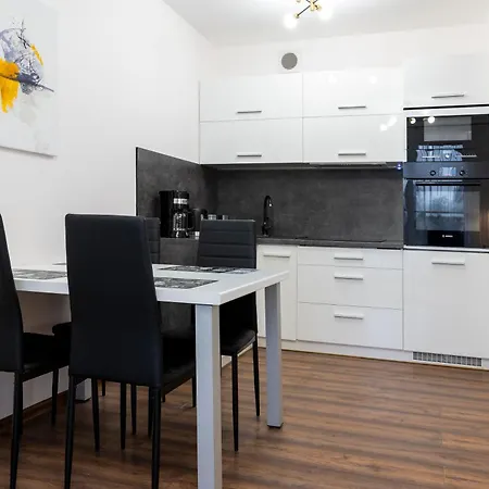 Apartment Sunny Bliss Polanki Klonowa, 350m Beach, Pool, Sauna, Gym